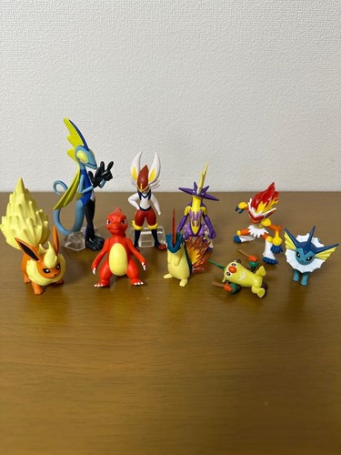 Lotto figurine pokemon - figurine, scala